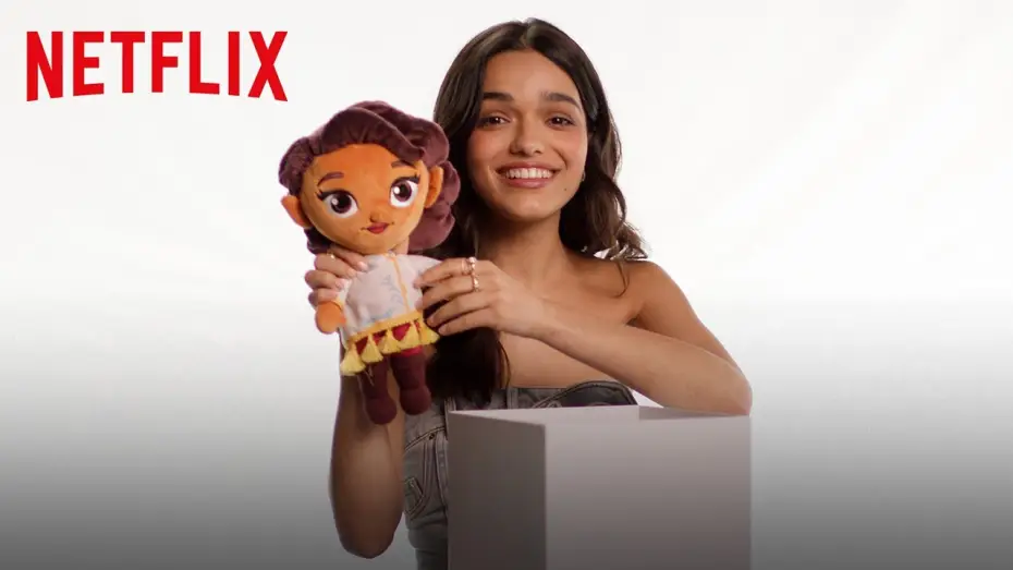 Видео к фильму Завороженные | Rachel Zegler Unboxes Spellbound Toys