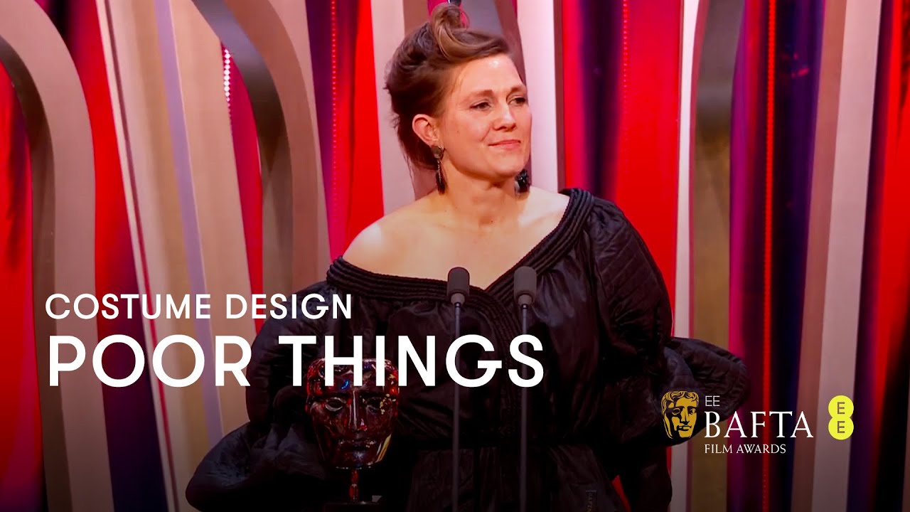 Видео к фильму Бедные-несчастные | Poor Things wins for Costume Design | EE BAFTA Film Awards 2024