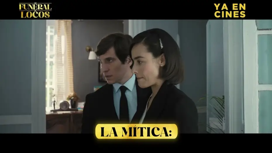 Видео к фильму Un funeral de locos | Mira disimuladamente. Autom&aacute;ticamente YO.