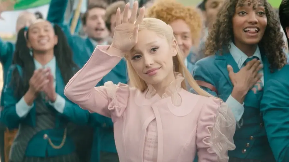 Видео к фильму Злая: Часть первая | Ariana Grande as Glinda