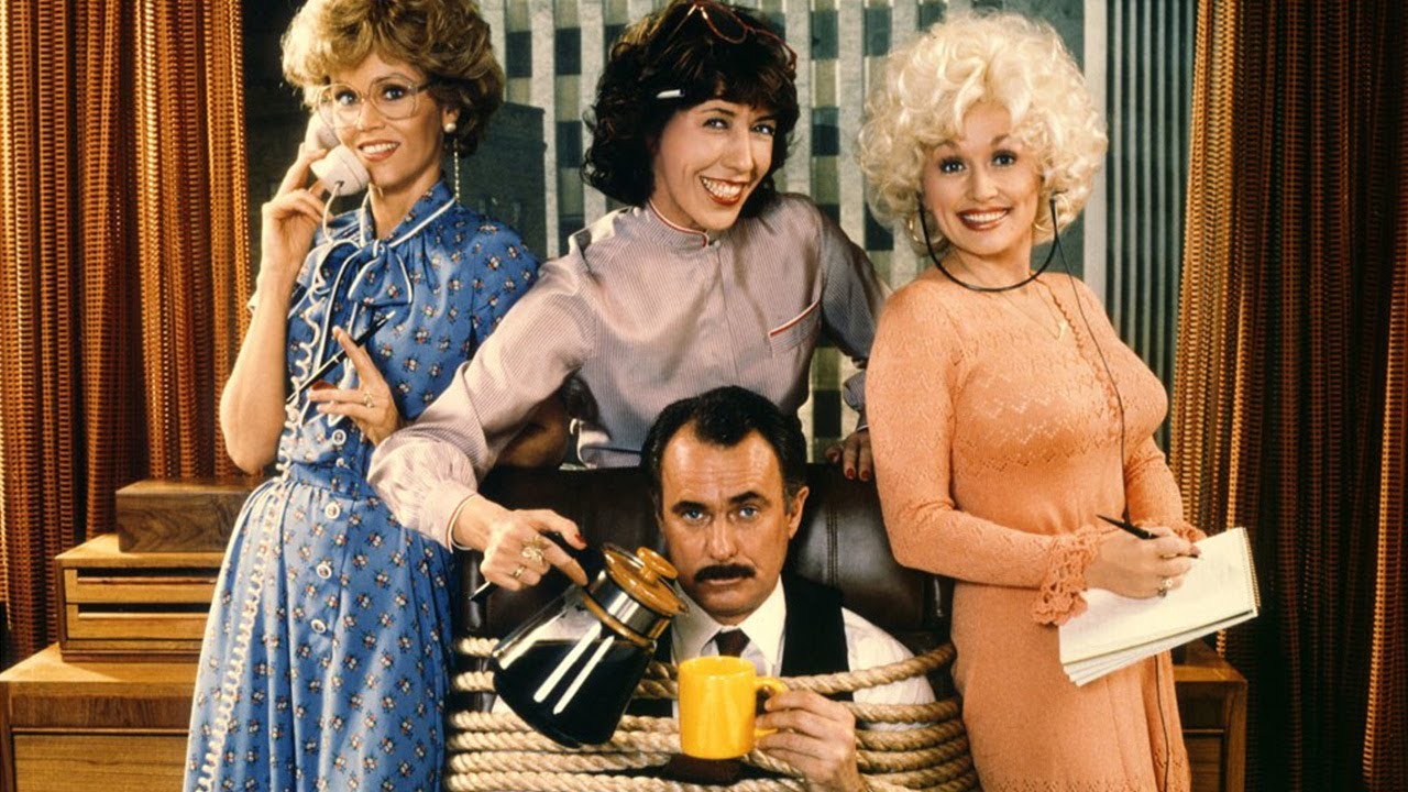 Видео к фильму С девяти до пяти | '9 to 5': Filmmaker Kimberly Peirce on the Movie's Comedic Genius