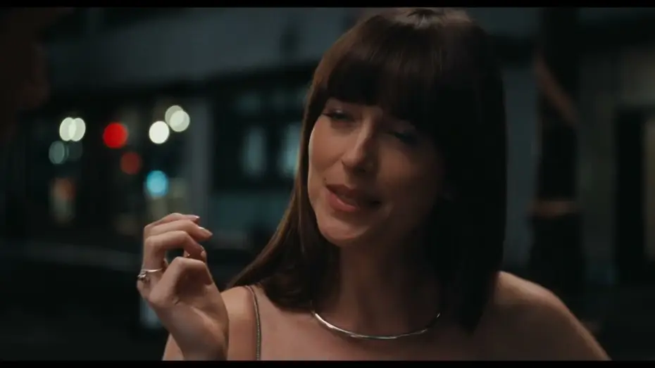 Видео к фильму Материалистка | El amor es la mejor opci&oacute;n.