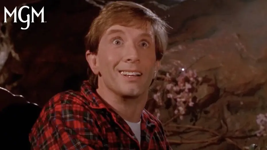 Видео к фильму Клиффорд | Clifford Rides Larry the Scary Rex