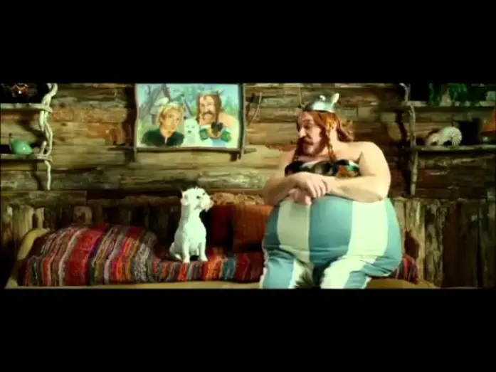 Видео к фильму Астерикс и Обеликс в Британии | asterix y obelix al servicio de su majestad trailer en espa&ntilde;ol
