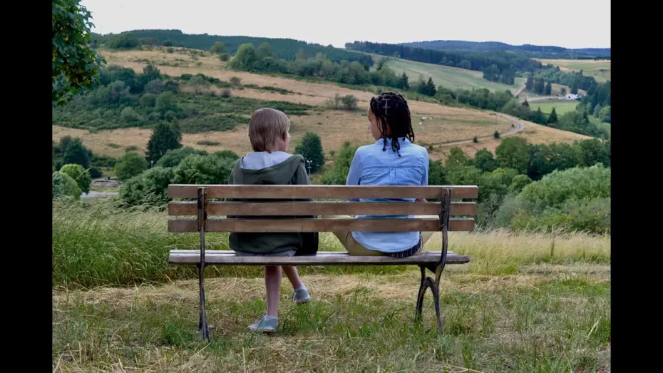 Видео к фильму Ab morgen bin ich mutig — AB MORGEN BIN ICH MUTIG - Offizieller Trailer