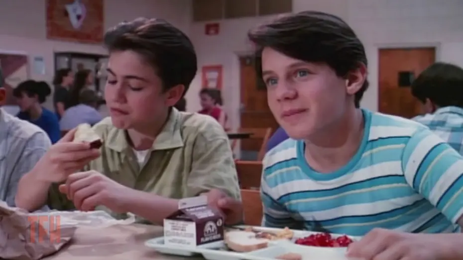 Видео к фильму Дневной сеанс | Illeana Douglas on MATINEE