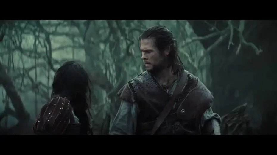 Видео к фильму Белоснежка и охотник | Chris Hemsworth: l'eroe riluttante di Biancaneve e il Cacciatore (sottotitoli in italiano)