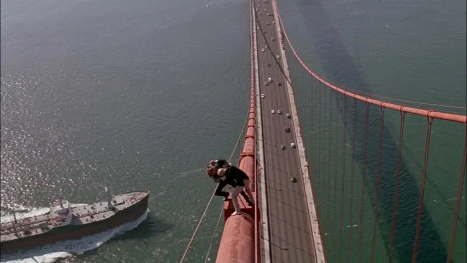 Видео к фильму 007: Вид на убийство | Bond and Zorin Fight on the Golden Gate Bridge
