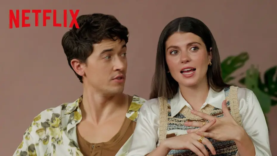 Видео к фильму Отпуск на двоих | Tom Blyth & Emily Bader take a Travel Compatibility Quiz