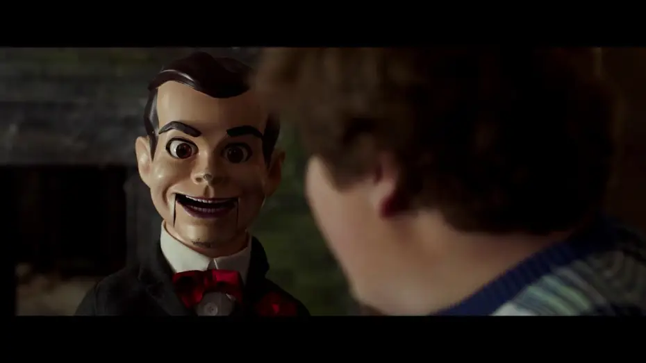 Видео к фильму Ужастики 2: Беспокойный Хеллоуин | Kids Vs Monsters