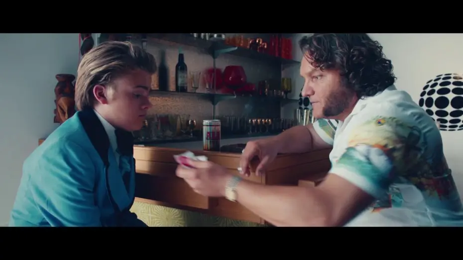 Видео к фильму Горячие каникулы | SWINGING SAFARI Official Trailer