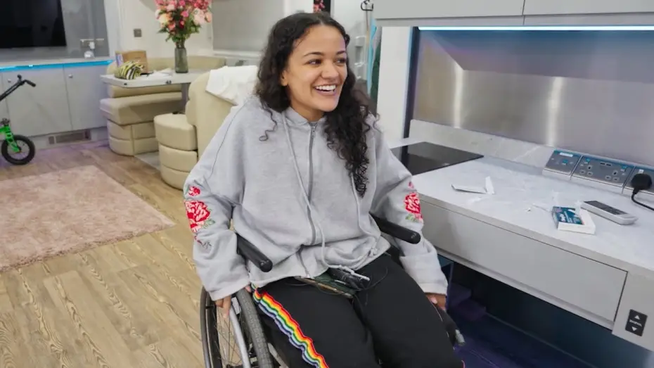 Видео к фильму Злая: Часть первая | A Day On The Set With Marissa Bode