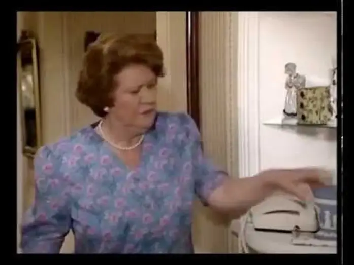 Видео к сериалу Соблюдая приличия — Keeping Up Appearances: This is not the Chinese takeaway.