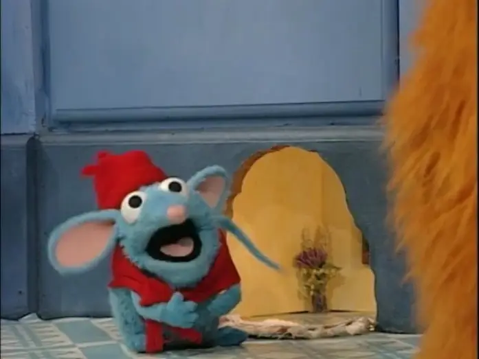 Видео к сериалу Медвежонок в большом голубом доме — Tutter can't decide what to wear