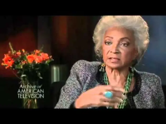 Видео к сериалу Звездный путь — Nichelle Nichols discusses "Uhura" from Star Trek- EMMYTVLEGENDS.ORG