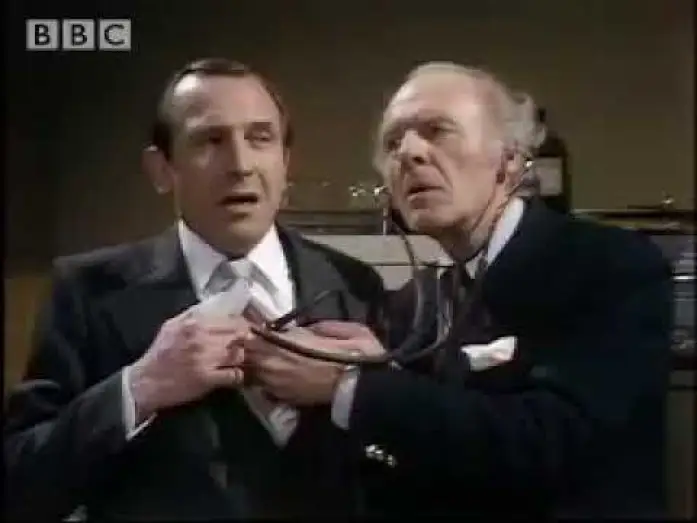 Видео к сериалу Тонкая голубая линия — Reggie Perrin visits doctor