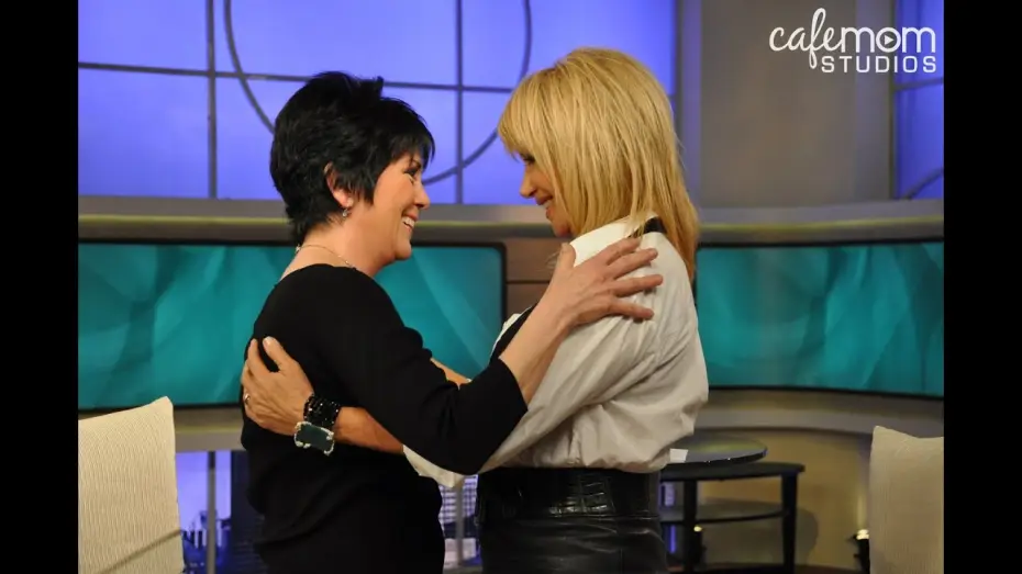 Видео к сериалу Трое — это компания — Three's Company Reunion with Suzanne Somers and Joyce DeWitt