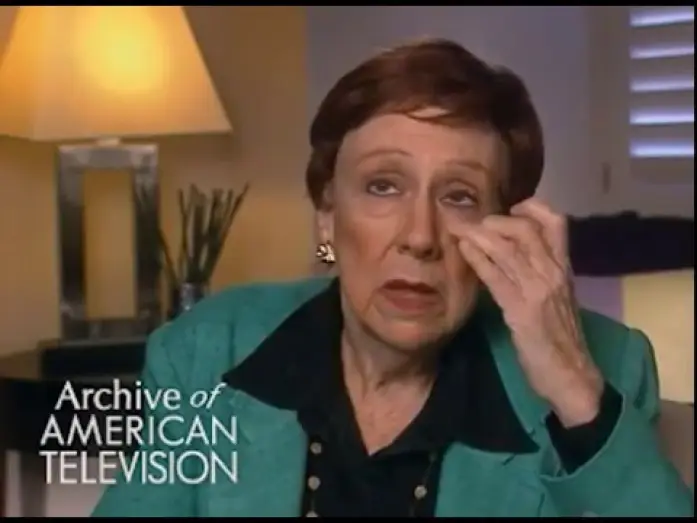 Видео к сериалу Заведение Арчи Банкера — Jean Stapleton discusses Edith's death on "Archie Bunker's Place" - EMMYTVLEGENDS.ORG
