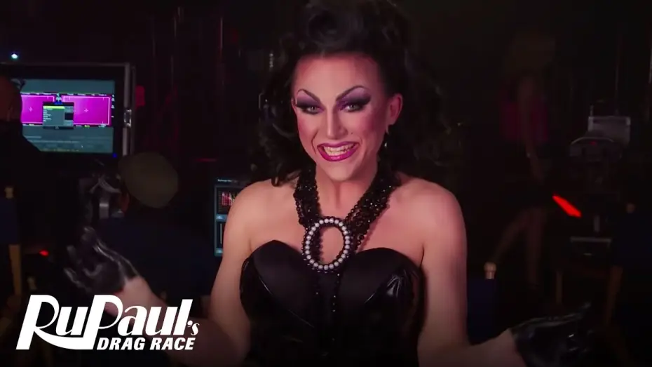 Видео к сериалу Королевские гонки РуПола — A RuPaul's Drag Race | Christmas Carol