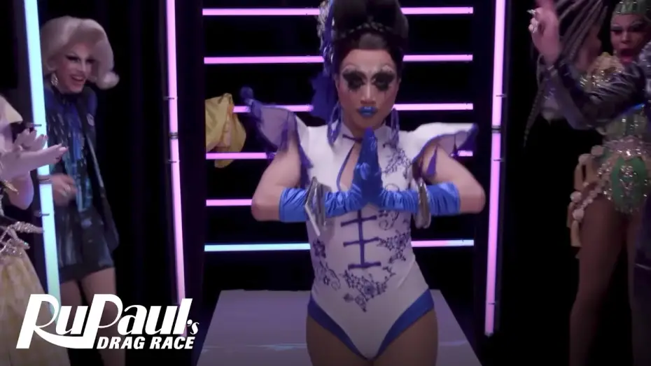 Видео к сериалу Королевские гонки РуПола — Сезон 10 — The RuPaul's Drag Race Season 10 Queens Bring It to the Runway | VH1