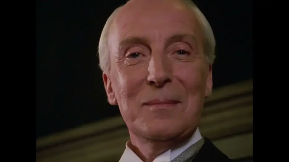Видео к сериалу Зайти с короля — House of Cards - To Play The King