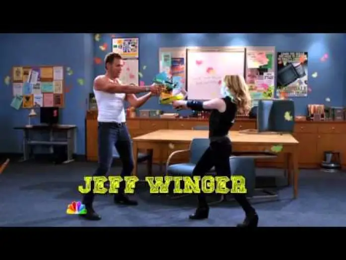 Видео к сериалу Сообщество — Community Season 4 Opening Titles
