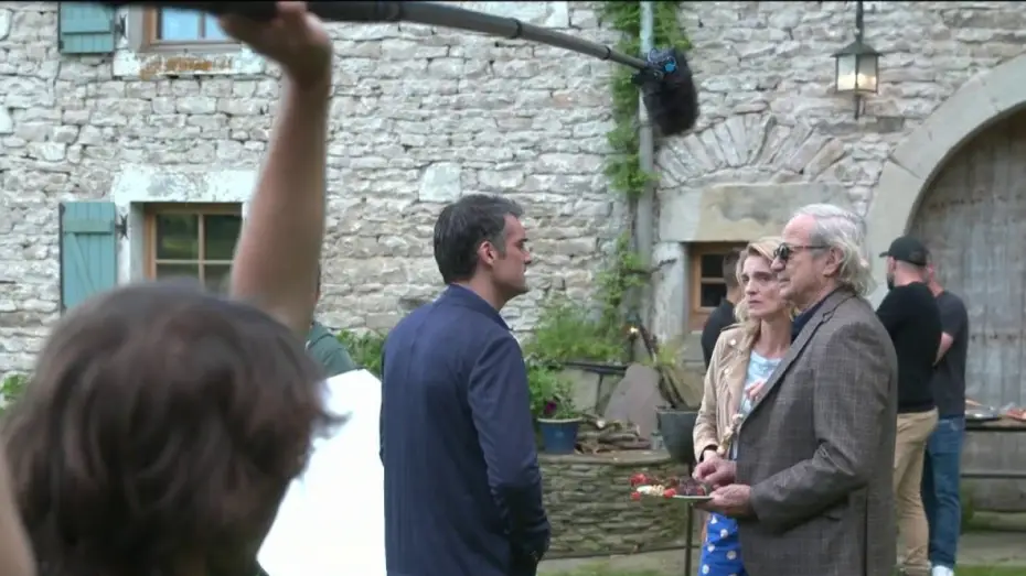 Видео к сериалу Метод Вагнера — Série d'été - Dans les coulisses de César Wagner
