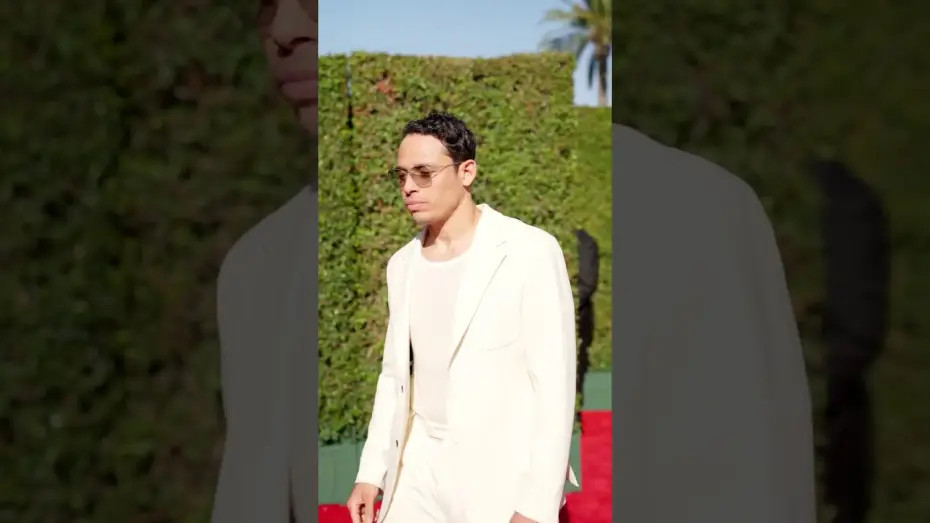 Видео к сериалу Железное сердце — Anthony Ramos hits the carpert