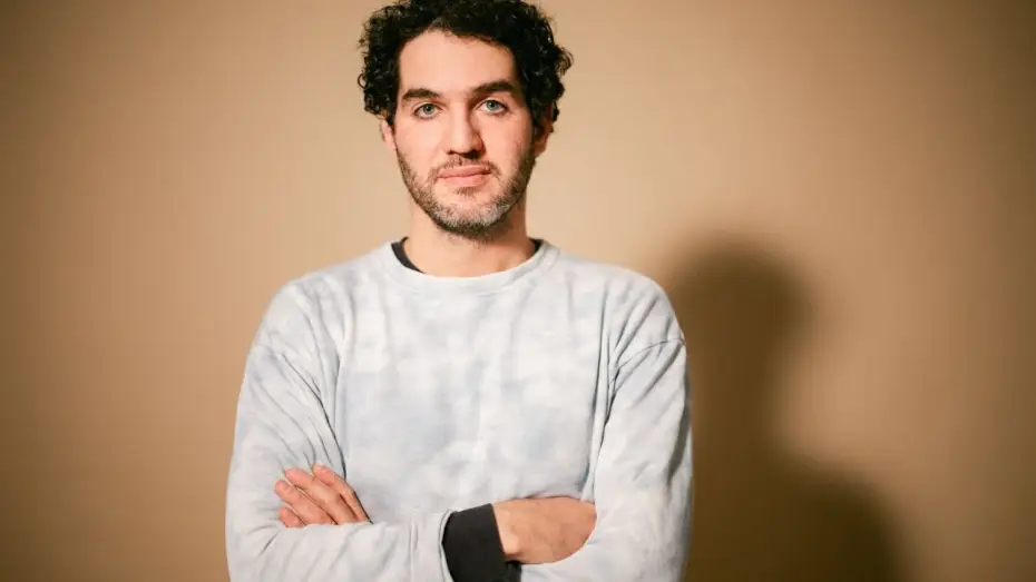 Видео к сериалу Проклятие — The Curse's Benny Safdie on the Genre-Defying New Series