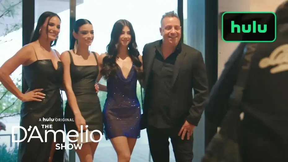 Видео к сериалу The D'Amelio Show — First Look