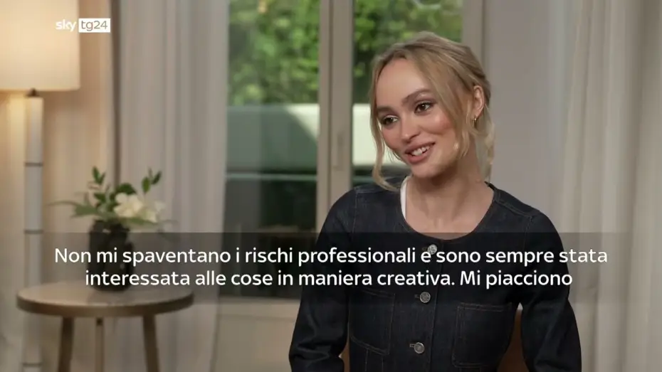 Видео к сериалу Кумир — The Idol: Lily Rose Depp racconta la serie su Sky da giugno