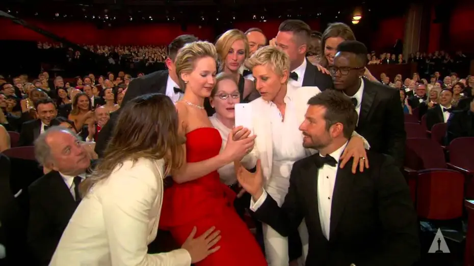 Видео к сериалу Церемония вручения премии «Оскар» — Ellen DeGeneres takes a selfie at the Oscars