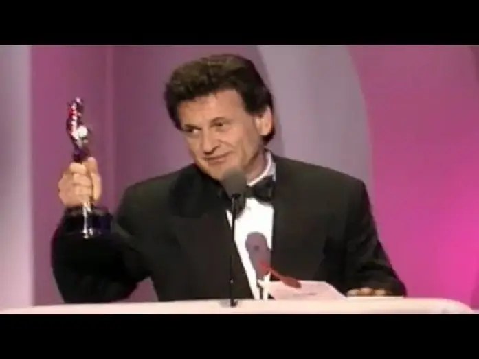 Видео к сериалу Церемония вручения премии «Оскар» — Joe Pesci winning an Oscar® for "Goodfellas"