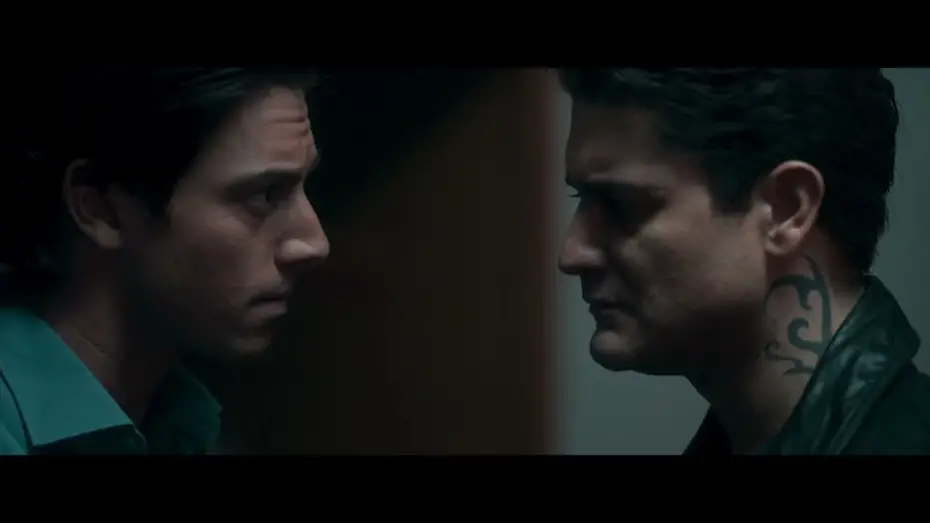 Видео к сериалу Последний король Кросса — Official Trailer
