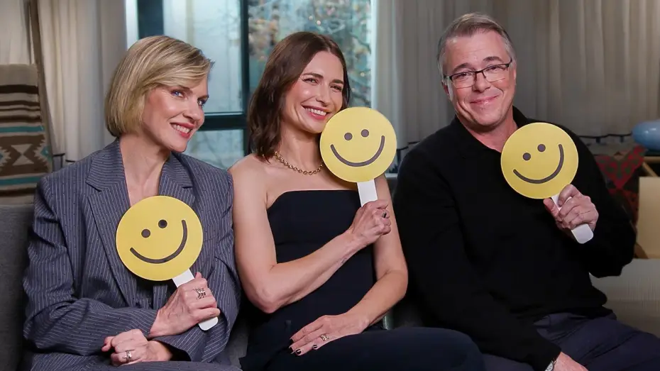 Видео к сериалу Одна из многих — "NO FOOD STUFFED IN FOOD!" | Pluribus' Rhea Seehorn, Karolina Wydra & Vince Gilligan - Happy or Sad