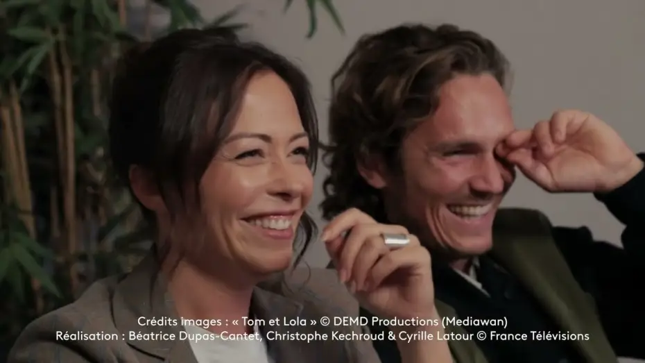 Видео к сериалу Том и Лола — [Interview] Tom et Lola :  Dounia Coesens & Pierre-Yves Bon