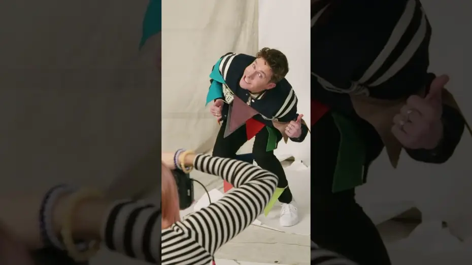 Видео к сериалу Saturday Night Live UK — Photoshoot BTS with the cast of Saturday Night Live UK