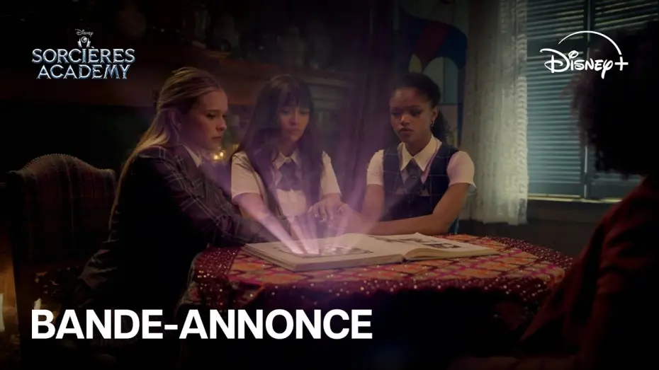 Видео к сериалу Академия ведьм — Sorcières Academy (VF) - Première bande-annonce | Disney+