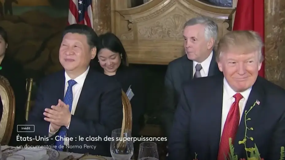 Видео к сериалу Clash of the Super Powers: America v China — [Bande-annonce] Le Monde en face : États-Unis - Chine, le clash des superpuissances
