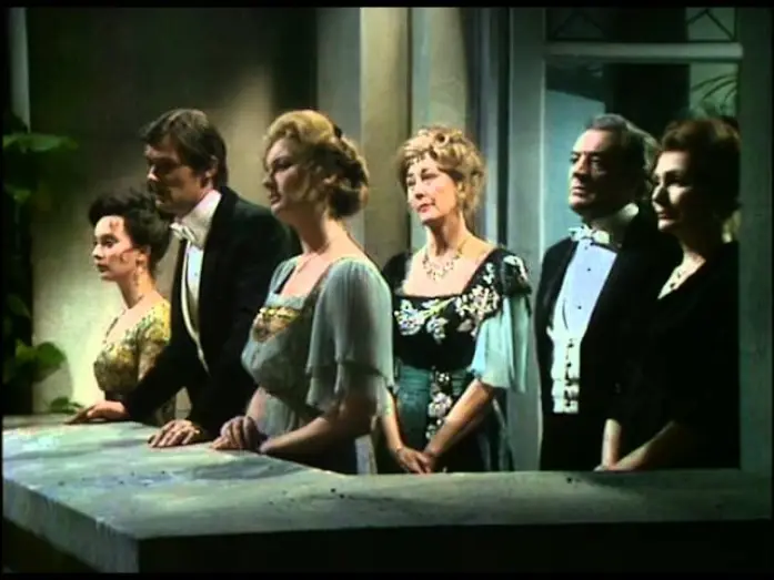 Видео к сериалу Вверх и вниз по лестнице — Upstairs Downstairs trailer