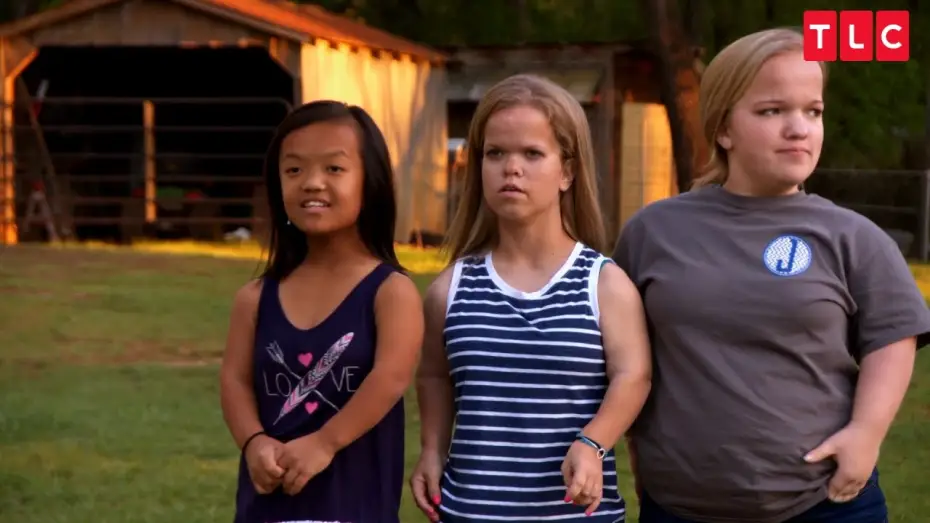 Видео к сериалу Семь маленьких Джонстонов — Get A First Look At The New Season of 7 Little Johnstons!