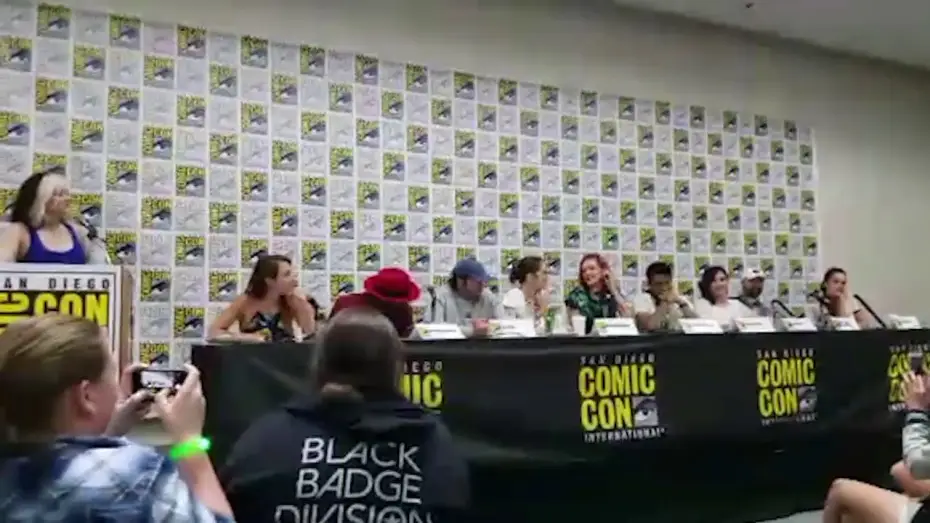 Видео к сериалу Вайнона Эрп — Season 3! Wynonna Earp Panel at San Diego Comic Con 2017