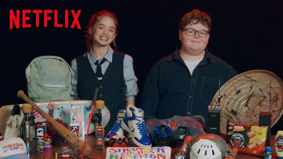 Видео к сериалу Очень странные дела — Nell Fisher & Jake Connelly Build an Upside Down Survival Kit