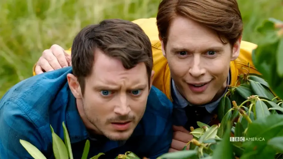 Видео к сериалу Холистическое детективное агентство Дирка Джентли  — Dirk Gently's Holistic Detective Agency - COMIC-CON SNEAK PEEK - Oct 22 on BBC America
