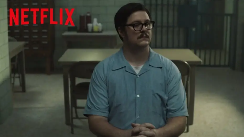 Видео к сериалу Охотник за разумом — Cameron Britton Transforms Into Disturbed Killer Ed Kemper