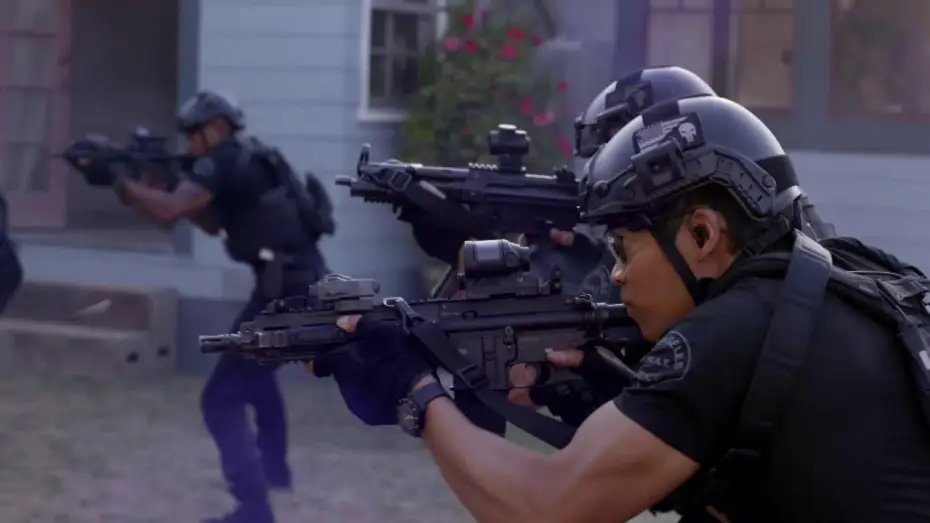 Видео к сериалу S.W.A.T.: Спецназ города ангелов — Сезон 2 — Sky S.W.A.T. Staffel 2 Trailer
