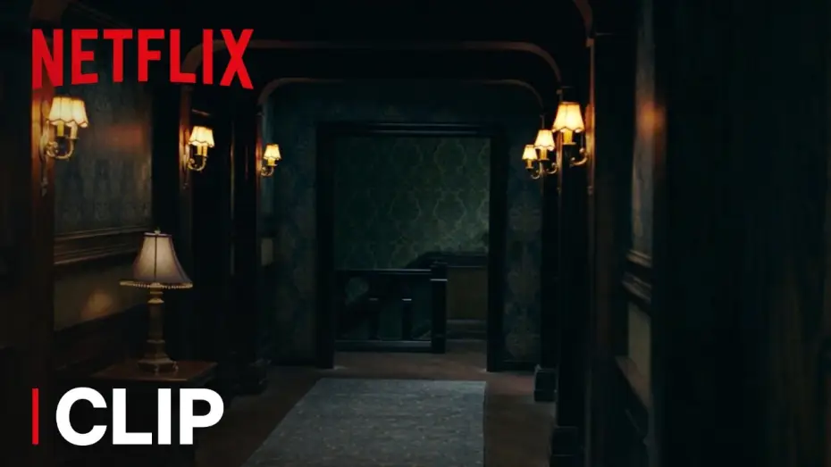 Видео к сериалу Призрак дома на холме — The Haunting of Hill House | Clip: The Scariest Hallway We’ve Ever Seen | Netflix