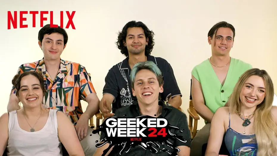 Видео к сериалу Кобра Кай — Cobra Kai Cast Reveal Their Favorite Superfans - Geeked Week