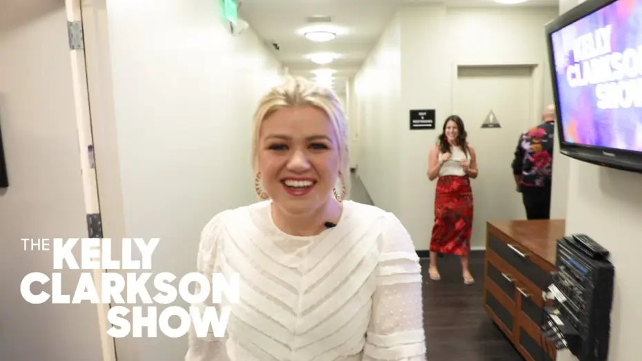 Видео к сериалу Шоу Келли Кларксон — Kelly Gives A Behind the Scenes Wardrobe Tour | The Kelly Clarkson Show
