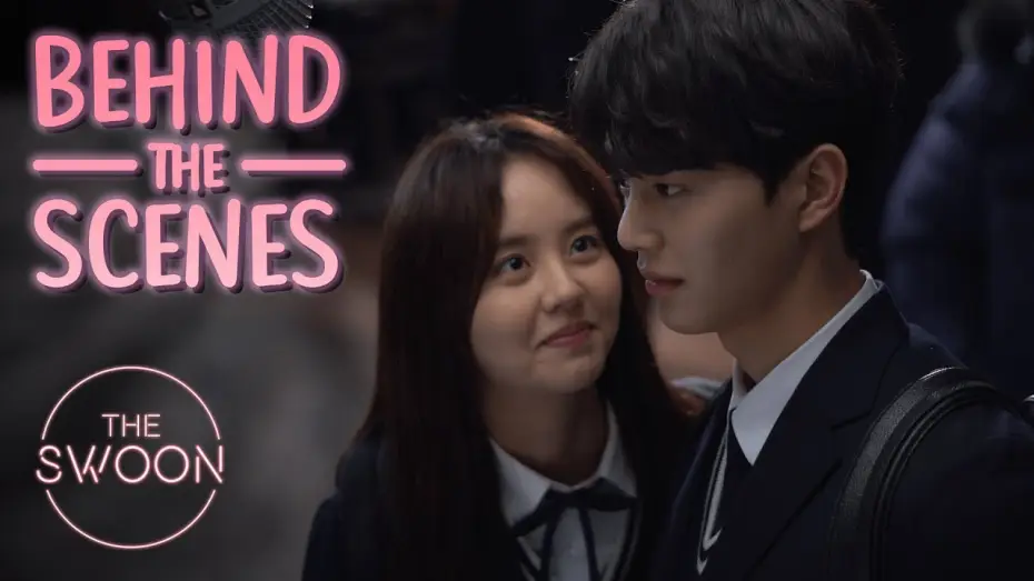 Видео к сериалу Уведомление о любви — [Behind the Scenes]Kim So-hyun and Song Kang prepare for their first kiss scene |Love Alarm[ENG SUB]